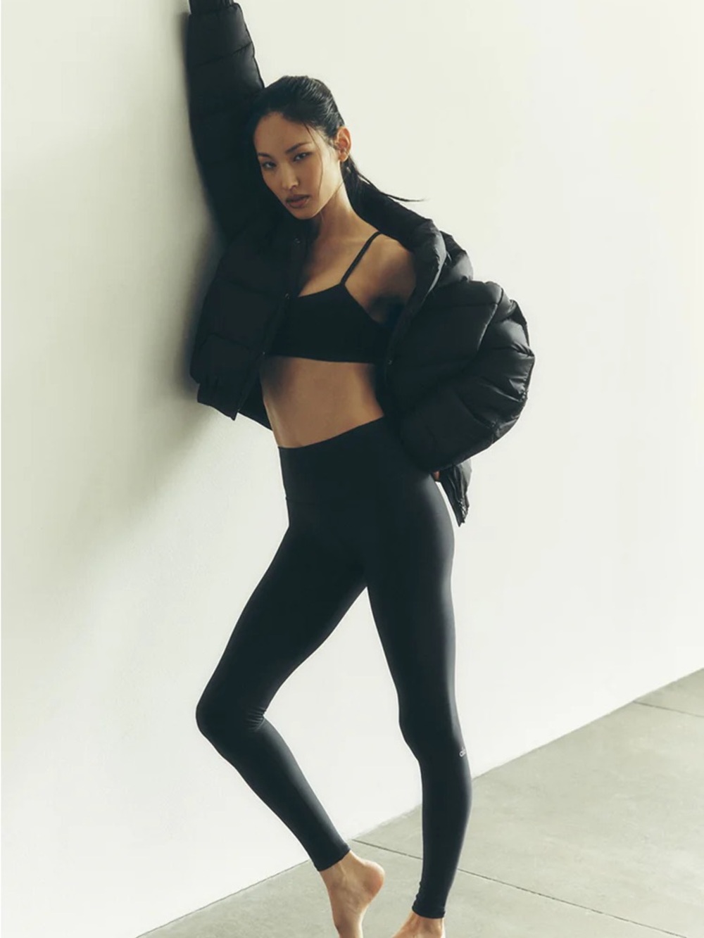 Alo Yoga High-Waist Airlift Legging – Black, Size Large - Picture 2 of 5